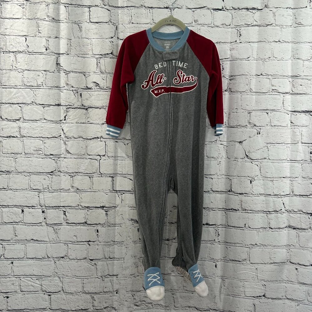Boys Carter's sleeper Size 2T